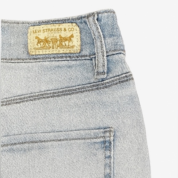 Levi’s Women’s Sz 5 Juniors Denim Cutoff Shorts Light Wash W Rainbow Embroidery - Picture 3 of 5